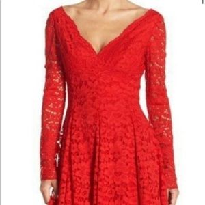 Vera Wang perfect HOLIDAY dress RED 6 🎄🔔🎁✨